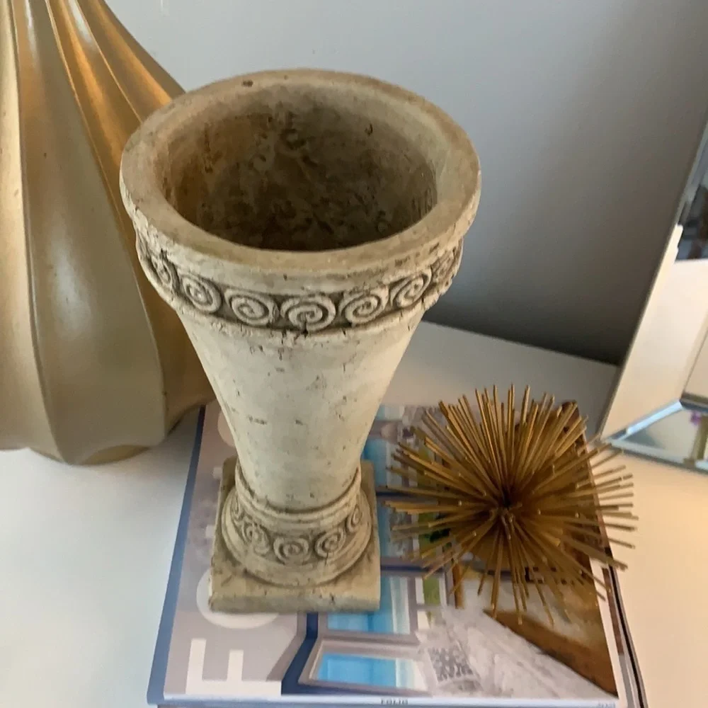 BEAUTIFUL Ornate SCROLLED‎ Cement VASE stone